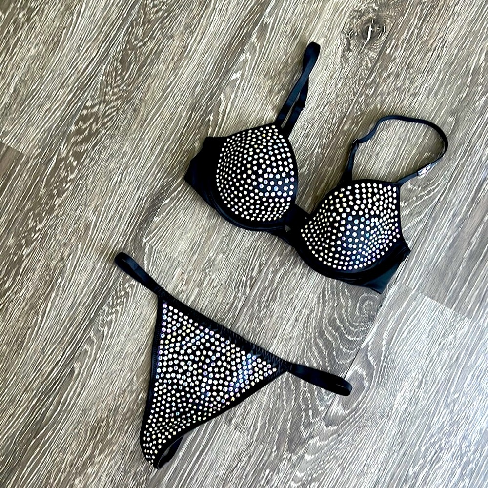NWT Victoria’s Secret Black Embellished Lightly Lined Bra and Panty, 32C/ M